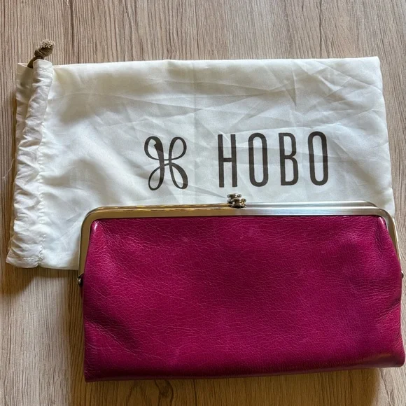 HOBO Lauren Clutch Wallet - Picture 4 of 8